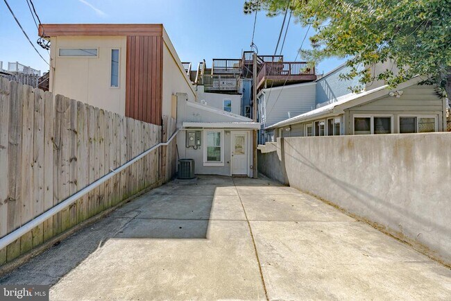 Building Photo - 223 S Collington Ave