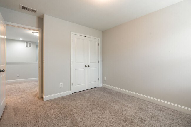 Building Photo - 75 Balfour Run