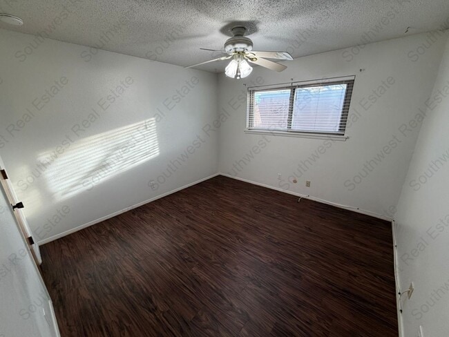 Building Photo - Great condo in Colonial Park