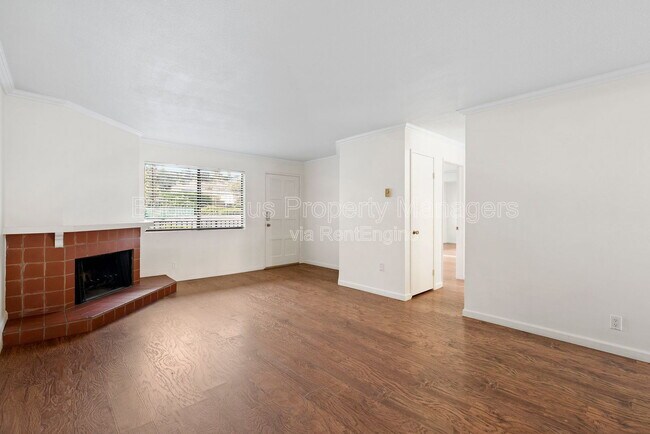 Building Photo - 5750 Friars Rd
