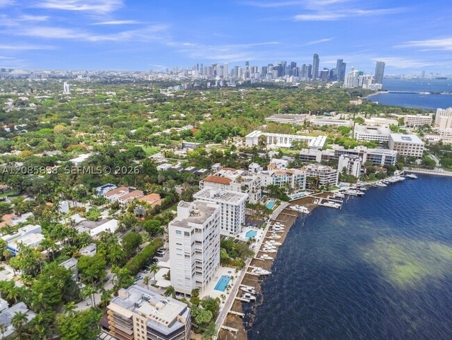 Building Photo - 1600 S Bayshore Ln