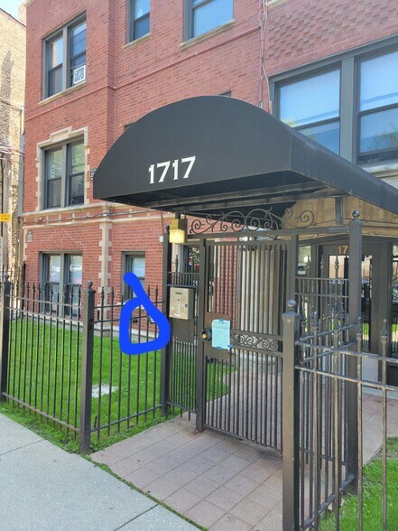Building Photo - 1730 W North Shore Ave