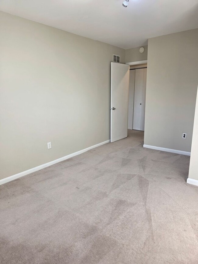 Building Photo - Green Valley Community off Kirkwood Highway