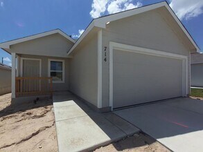 Building Photo - 4/2 Home near Potranco and 211