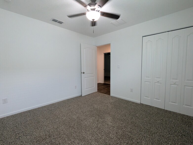 Building Photo - 137 Encanto Way