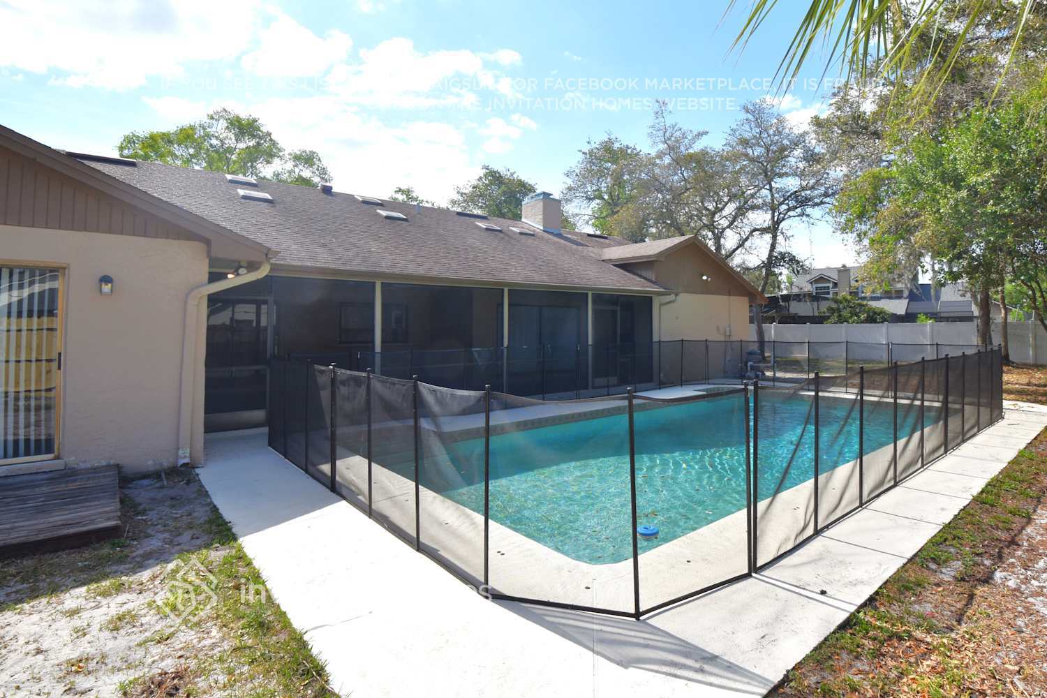 Building Photo - 537 Woodview Dr