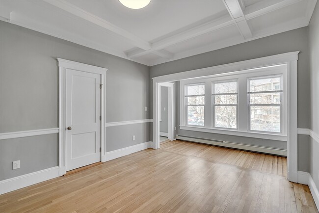 Building Photo - 142 Sutherland Rd