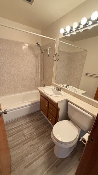 Building Photo - 1123 5th Ave S