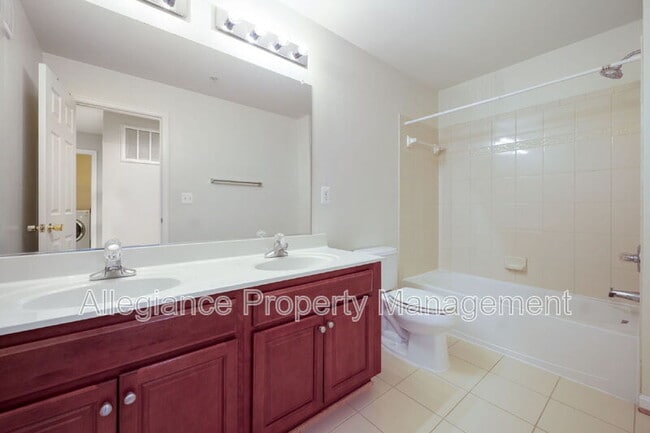 Building Photo - 15555 John Diskin Cir