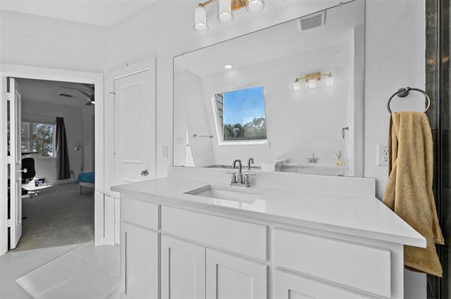 Building Photo - 375 Oakbend Dr