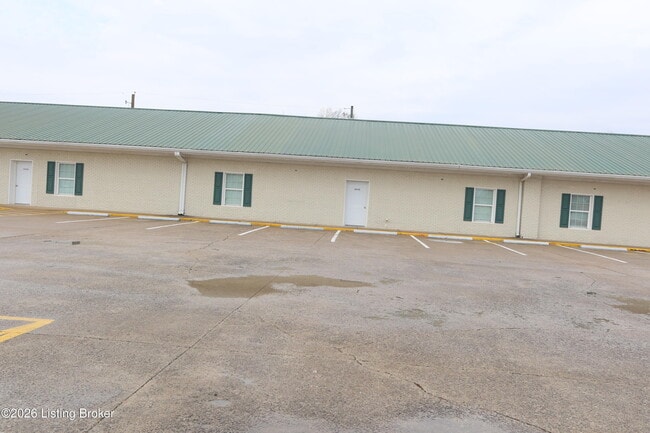 Building Photo - 114 Peonia Rd