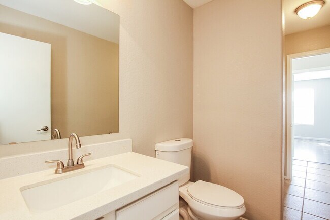 Building Photo - 11409 W Cambridge Ave