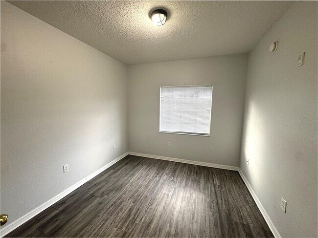 Building Photo - 9621 Lakedale Way