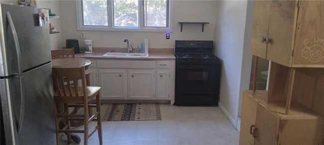 Building Photo - 3043 Wells St