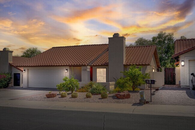 Building Photo - Highly sought after Marlborough Park Estates neighborhood!