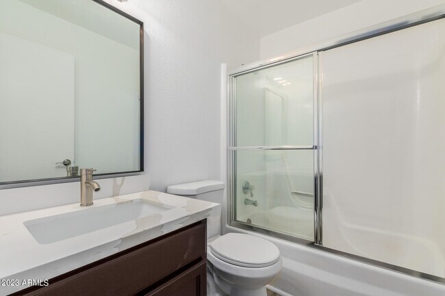 Building Photo - 1512 W Estrella Dr