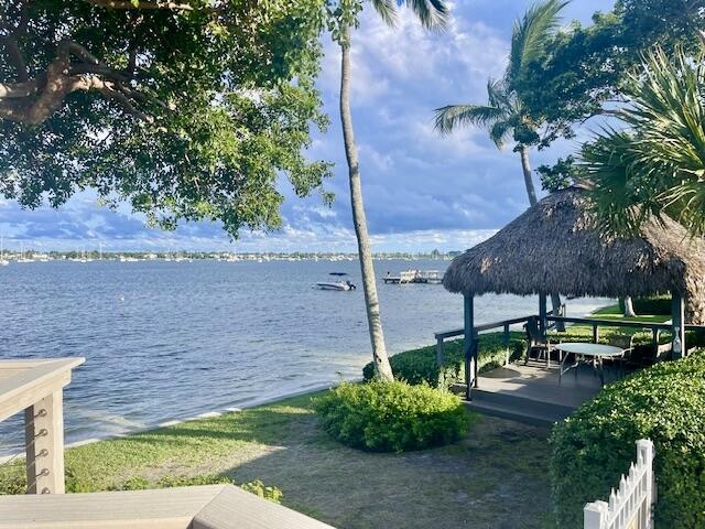 Building Photo - 5600 N Flagler Dr