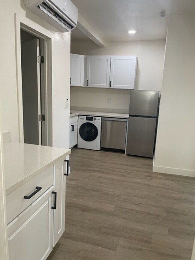 Building Photo - Unique Tri plex