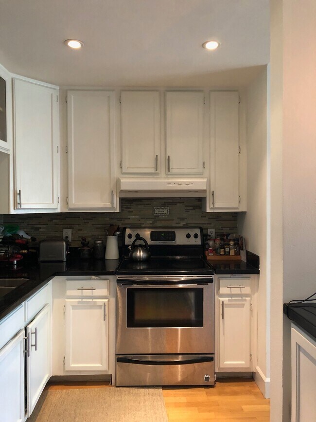 Building Photo - 2225 23rd St