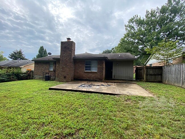 Building Photo - 4290 Davidcrest Dr