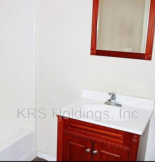 Building Photo - 1130 Commerce Ave