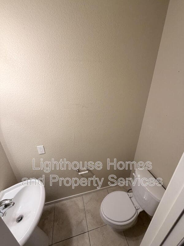 Building Photo - 9118 Wine Cellar Ave