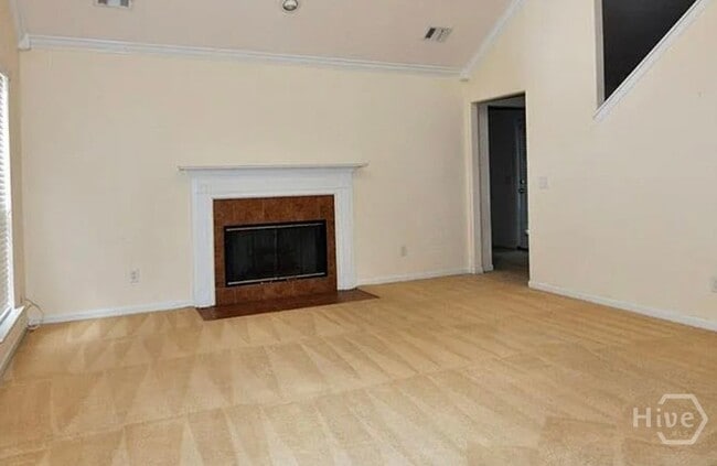 Building Photo - 75 Oak Ridge Cir