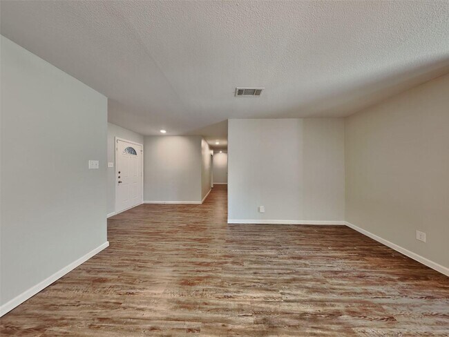 Building Photo - 3 BR/2BA | Renovated Single Family Home | 2-car garage | Fenced backyard