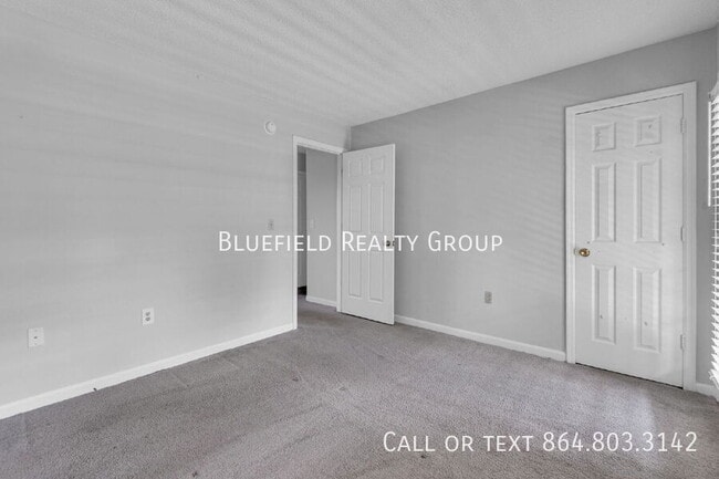Building Photo - 250 Elm St