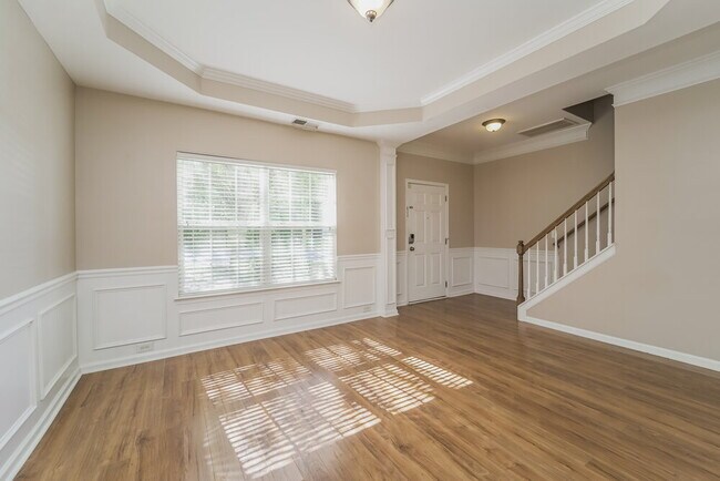 Building Photo - 328 Wrayhill Dr