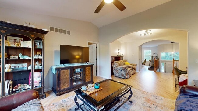 Building Photo - 113 Samuel Ct