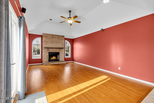 Building Photo - 220 Whalepond Rd