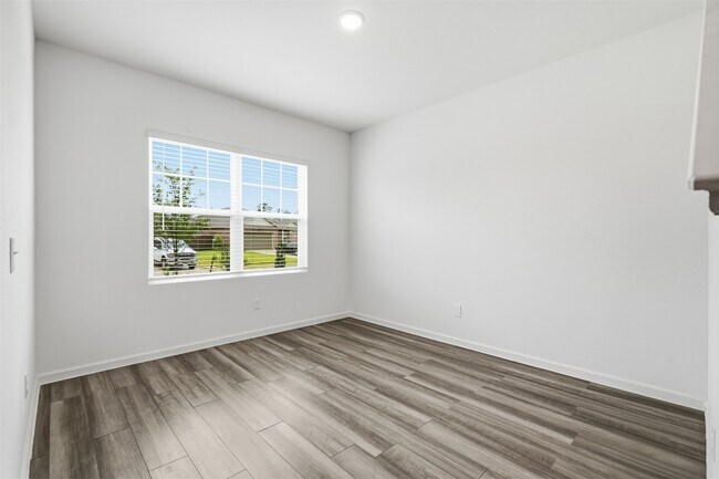 Building Photo - 21630 Cottage Ln