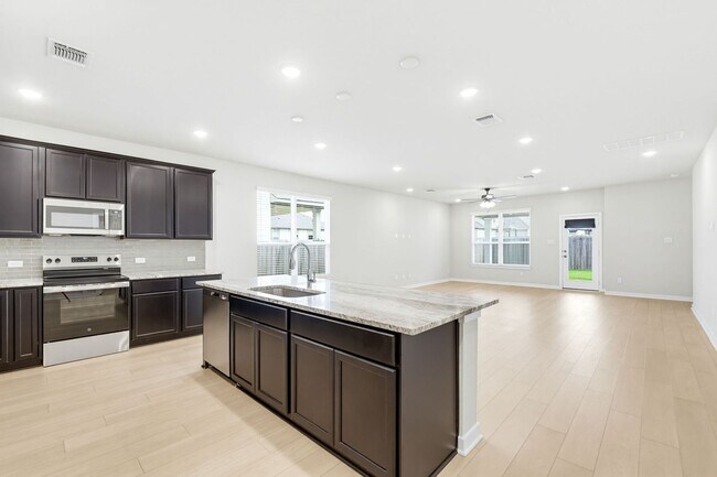 Building Photo - 7828 Krenek Tap Dr