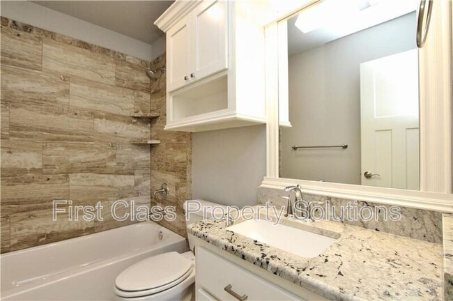 Building Photo - 4005 Brougham Way