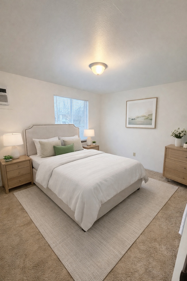 Building Photo - 512 E Mission Ave