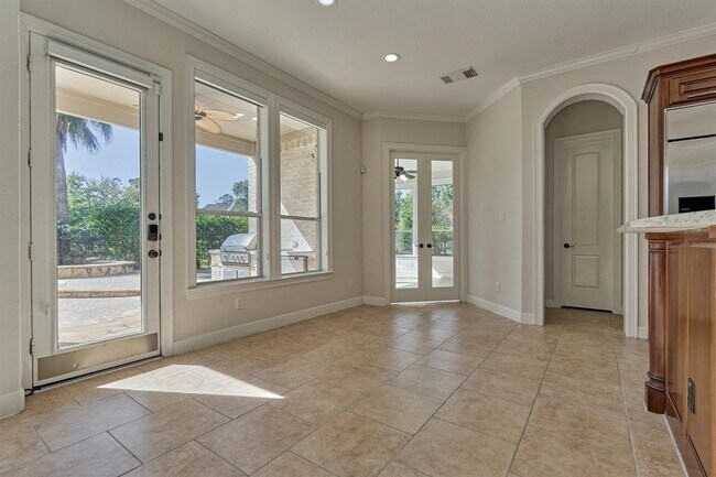 Building Photo - 23 Player Oaks Pl