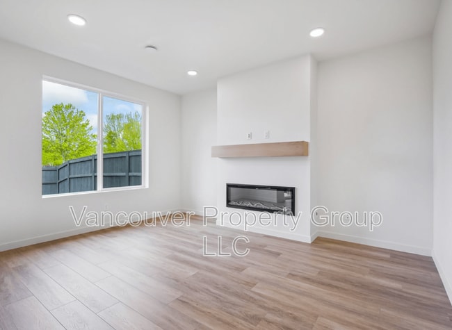 Building Photo - 1962 NW 19th Ct