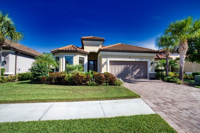 Building Photo - Annual Unfurnished Single-Family Home located in Bellacina at Casey Key with Resort-like Amenities!