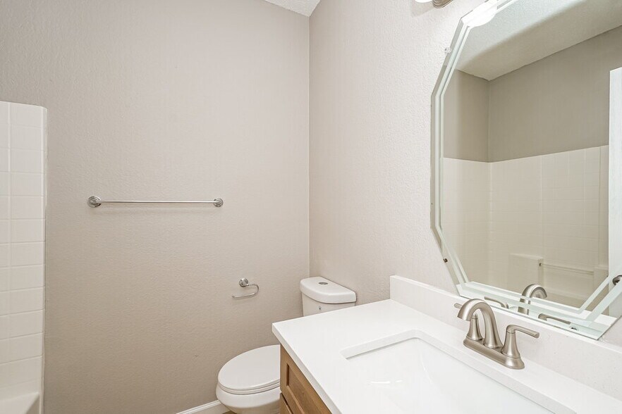 Building Photo - 6332 Downeast Dr