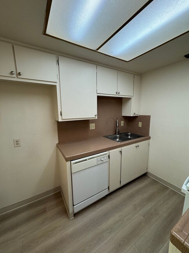 Building Photo - Bellflower Way