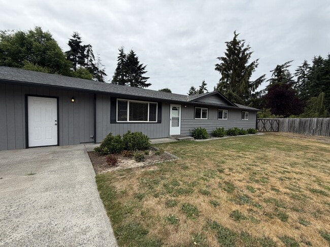 Building Photo - Spacious Rambler for Lease