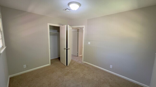 Building Photo - 3-Bedroom with so much to offer !