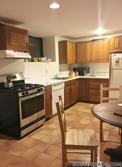 Building Photo - 132 Chiswick Rd