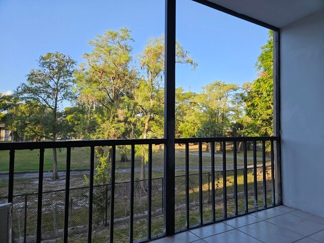 Building Photo - 8000 S Colony Cir