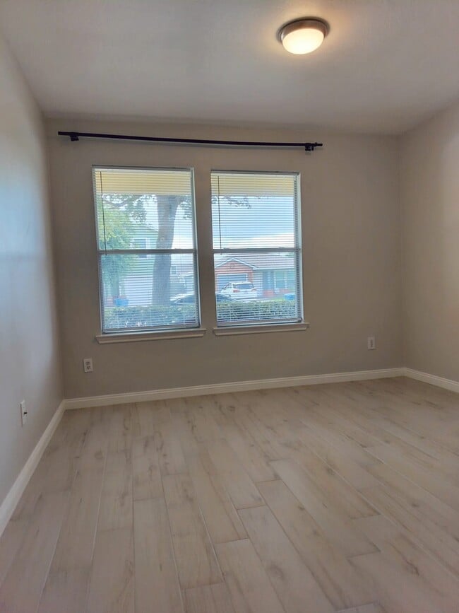 Building Photo - 21242 Linden House Ct