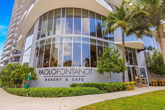 Building Photo - 488 NE 18th St