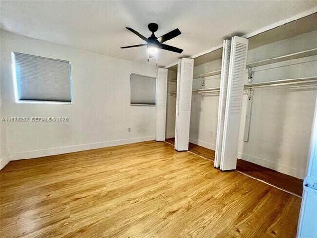 Building Photo - 3522 SW 25th St