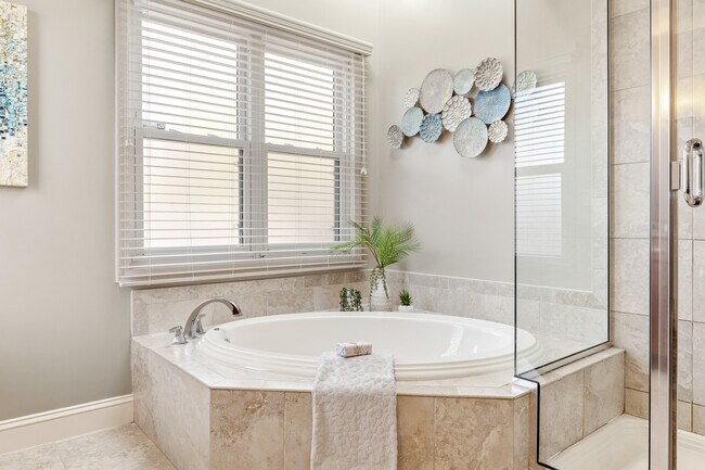 Building Photo - 221 Brighton Way