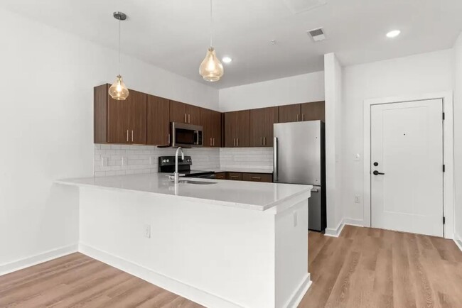 Building Photo - Newer 1 bedroom condo in The Ontario in Na...